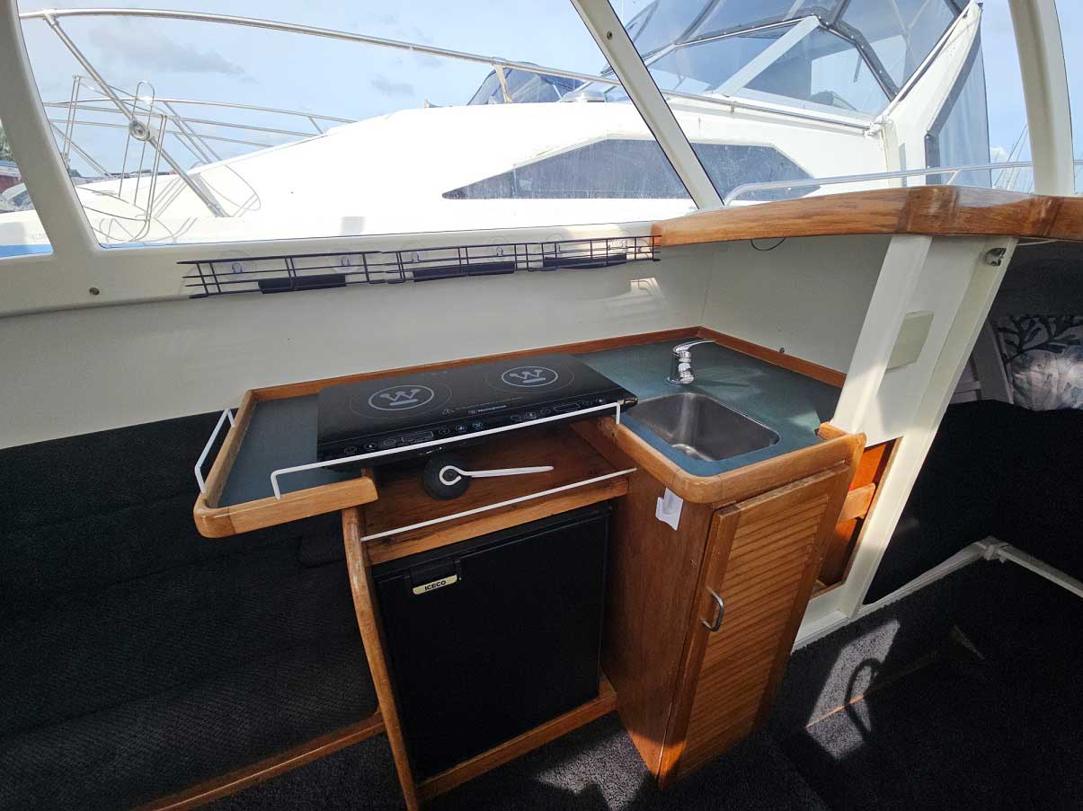 pelin topaz-sleeps-4-twin-outboards