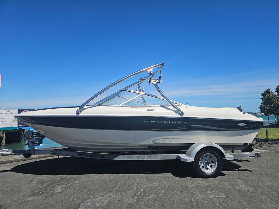 Wakeboard Tower With 8 Seater Bowrider Bayliner Wakeboard Tower With 8 Seater Bowrider Bayliner